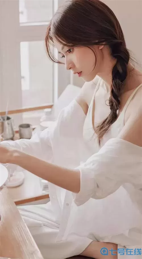 我與鄰居漂亮的妻子7：禁忌的邂逅與心動(dòng)