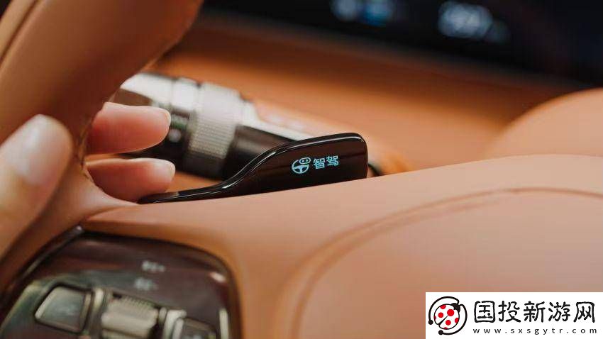 仰望U8智駕創(chuàng)新上市：全面智能化帶來(lái)全新高速駕駛體驗(yàn)！